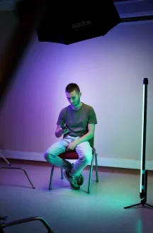 Gabriel Mercier - photo mise en situation - effets néons